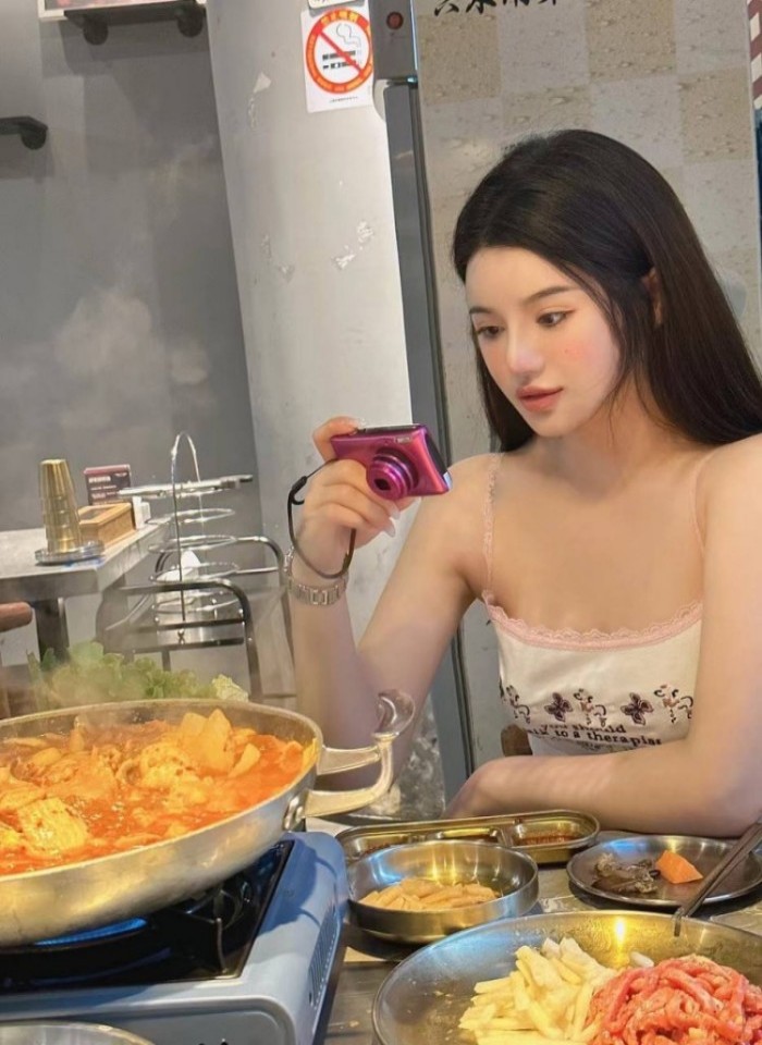 穿越到X开放的世界里的小说,中文字幕高清